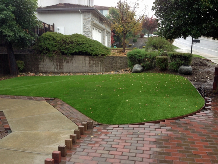 Green Lawn Los Berros, California Landscape Ideas, Backyard Ideas